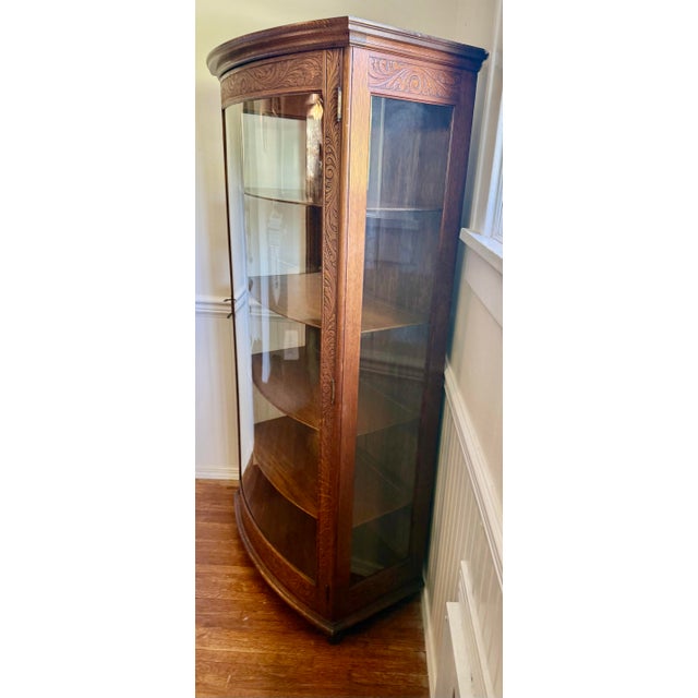 Victorian Late 19th Century Tiger Oak Curved Glass China Cabinet For Sale - Image 3 of 12