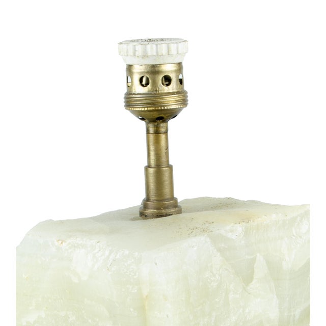1920s 1920s Art Déco Onyx and Brass Table Lamp by Comte With Design Attributed to Jean-Michel Frank, Argentina For Sale - Image 5 of 9