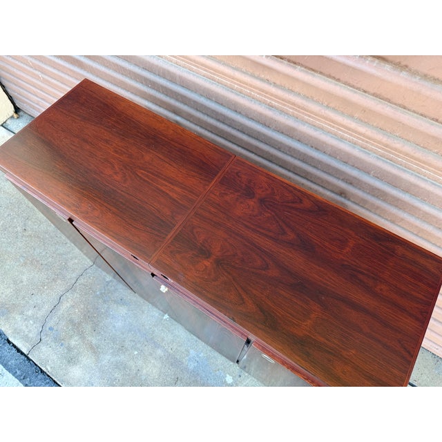 1960s Vintage Mid Century Modern Brazilian Rosewood Dry Bar From Dyrlund For Sale - Image 5 of 9