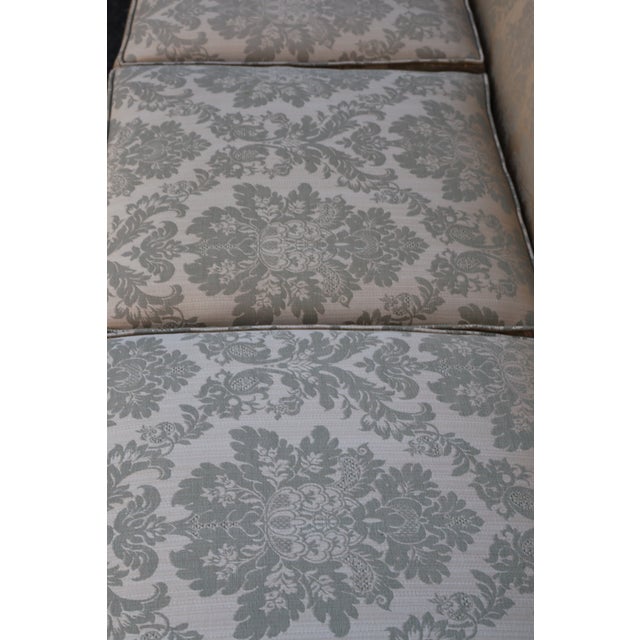 1990s Ethan Allen Chippendale Camelback Sofa in Silver-Champagne Silk Damask For Sale - Image 12 of 18