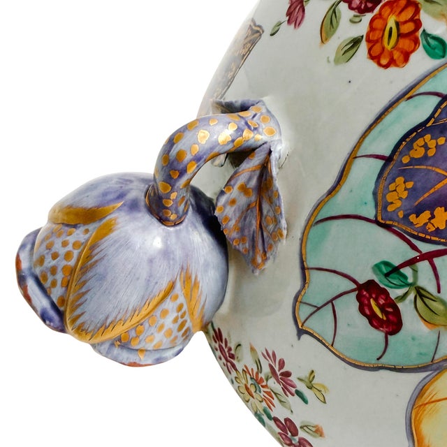 1990s Mottahedeh Tobacco Leaf Porcelain Tureen With Underplate, Hand-Painted With Gilt Details, Portugal For Sale - Image 9 of 18