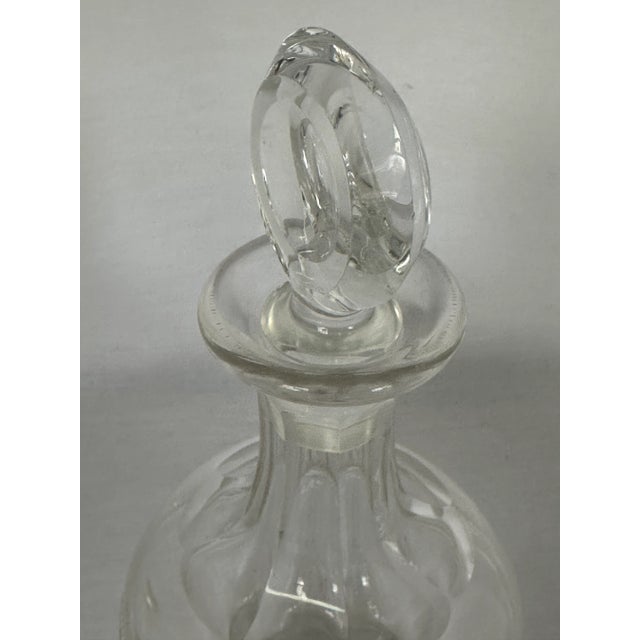 Neoclassical 18th Century George III Style Glass Decanter With Bullseye Stopper, Flat Finger Flutes & Panel Fluting For Sale - Image 3 of 8