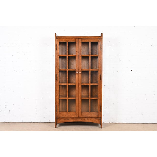 Gustav Stickley Style Mission Oak Arts and Crafts Bookcase Cabinet For Sale - Image 11 of 11