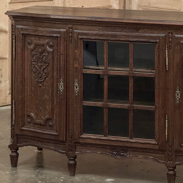 19th Century Louis XVI Liégeois Style Oak Display Buffet For Sale - Image 10 of 18