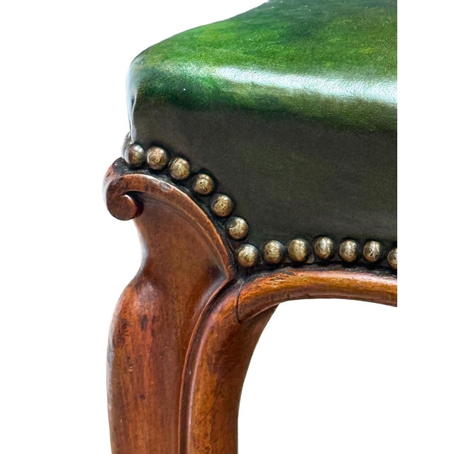 French Ottoman or Stool of Emerald Green Leather on Cabriole Legs For Sale In Austin - Image 6 of 15