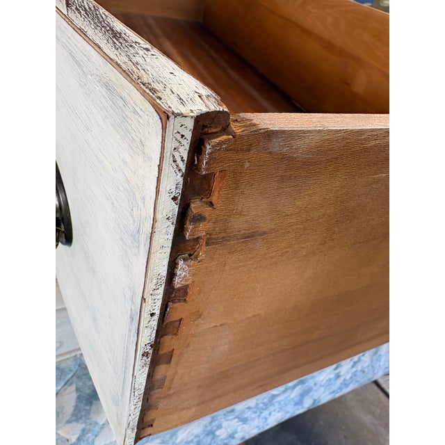 Vintage Bowfront Chest of Drawers, Featuring Traditional Fluted Side Columns and Elegant Turned Legs. For Sale In New York - Image 6 of 8