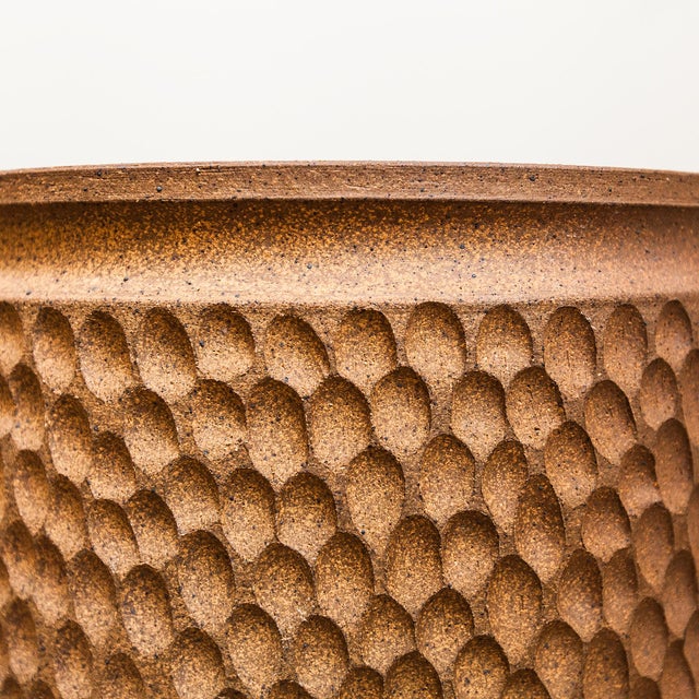 Mid-Century Modern 1970s Large Stoneware Thumbprint Planter by David Cressey & Robert Maxwell for Earthgender, Attributed For Sale - Image 3 of 15