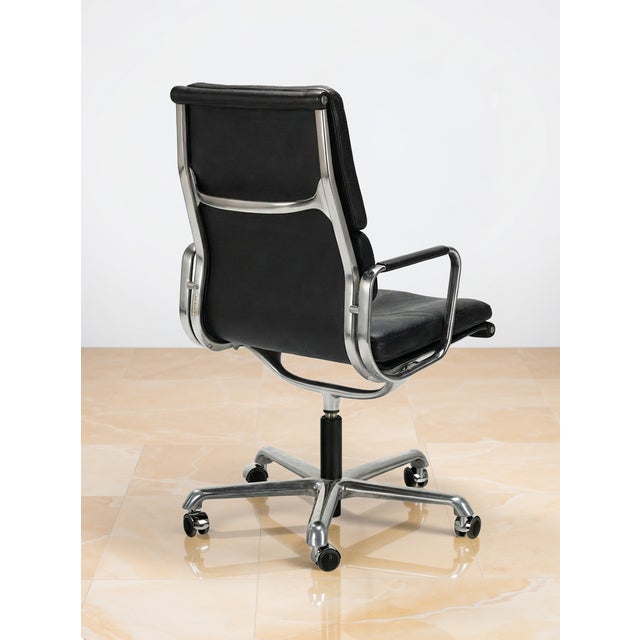 Mid-Century Modern EA219 Chair by Charles and Ray Eames for Herman Miller, 1990s For Sale - Image 3 of 5