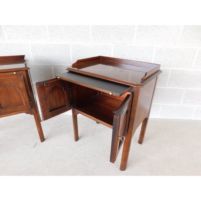 Late 20th Century Drexel Furniture Vintage Cherry Georgian Style Nightstands - A Pair For Sale - Image 5 of 16