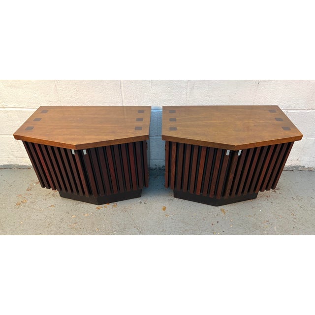 Mid-Century Modern Lane "Tower Suite" Mid-Century Modern Nightstands, Pair For Sale - Image 3 of 17