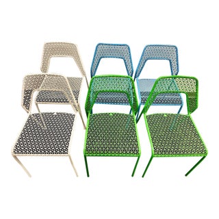 Set of 6 Blu Dot Hot Mesh Dining/Patio Chairs 2 Each White/Green/Blue For Sale