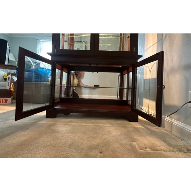 Late 20th Century Philip Reinisch Cherry Finish Lighted Curio With Beveled Glass Doors For Sale - Image 9 of 12