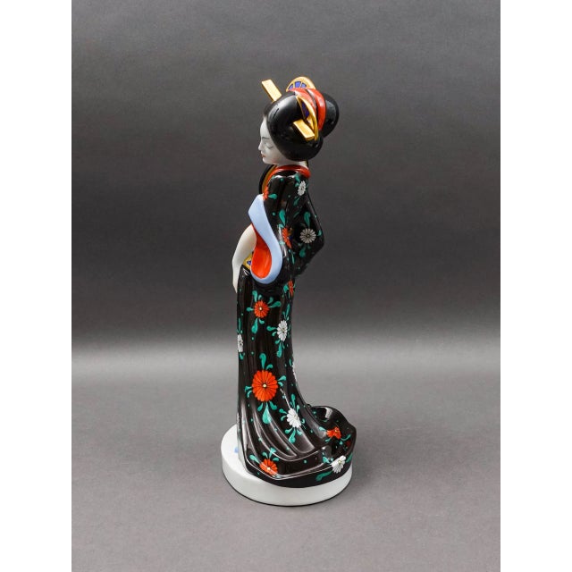 Mid-Century Modern Mid 20th Century Herend Hungary Large Geisha Girl #5660 Black Kimono Porcelain Figurine For Sale - Image 3 of 8