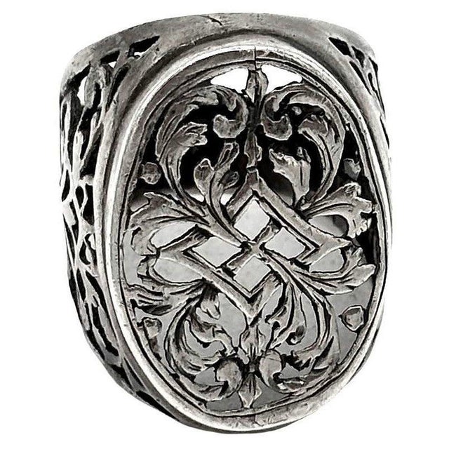 1970s 1970s 925 Sterling Scrollwork Tang Grass Pattern Victorian Statement Ring Size 10 For Sale - Image 5 of 5