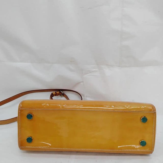 Louis Vuitton A 2002 Louis Vuitton Brea Monogram Yellow Vernis Patent Leather Shoulder Bag For Sale - Image 4 of 18