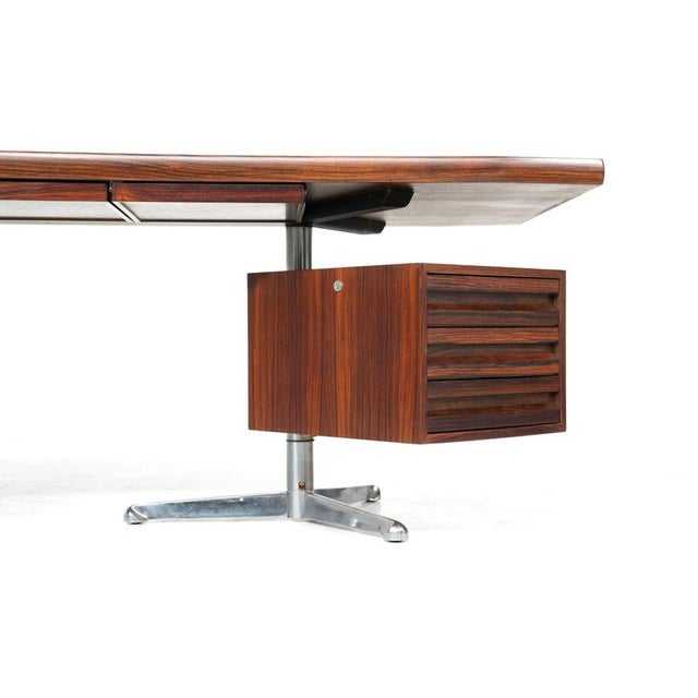 Metal Executive Desk by Osvaldo Borsani for Tecno, Italy, 1960s For Sale - Image 7 of 15