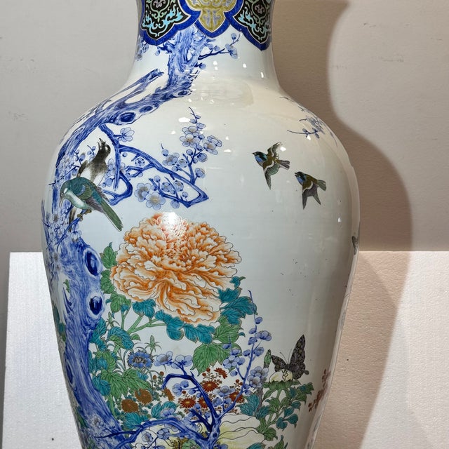 Black Meiji Imari Porcelain Vase with Kachō Fūgetsu, Japan, 1880s For Sale - Image 8 of 18