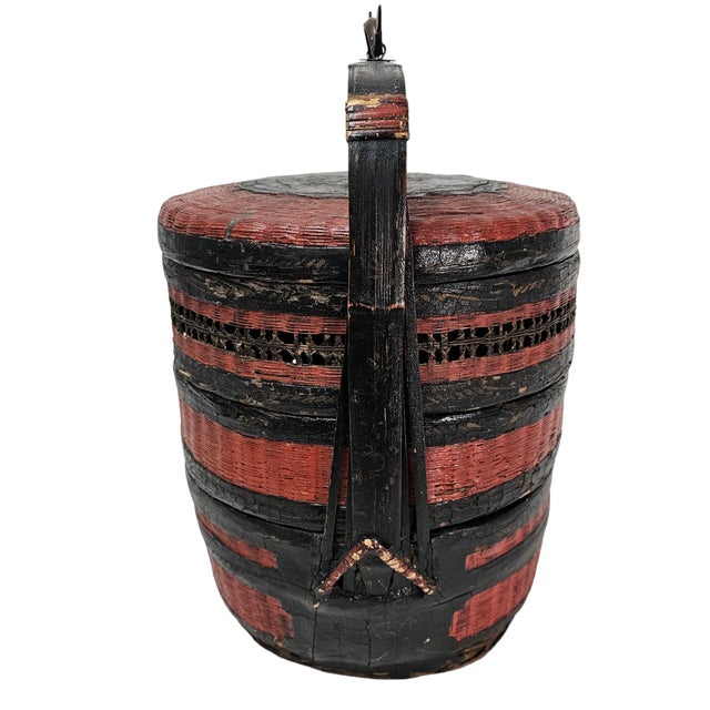 Chinese Red and Black Lacquer Wedding Basket With Handle, Mid-20th Century For Sale In San Francisco - Image 6 of 16