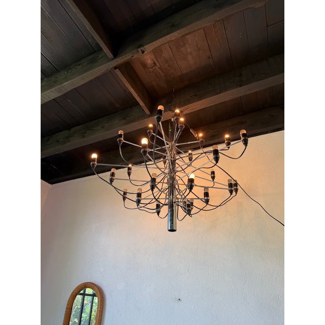 Model 2097 30-Light Chandelier by Gino Sarfatti for Arteluce, 1960s For Sale - Image 11 of 18