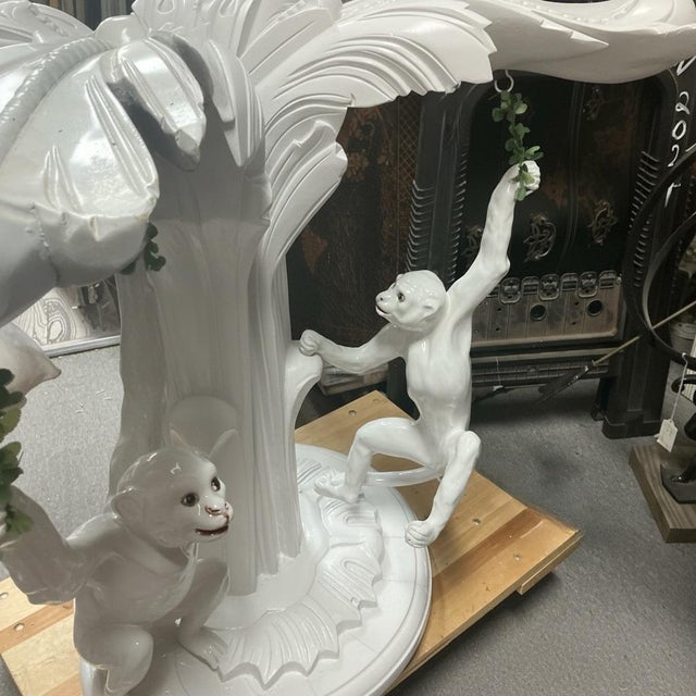 Hollywood Regency White Lacquered Carved Wood Center Table W/ 3 Italian Terracotta Monkeys For Sale In Atlanta - Image 6 of 7