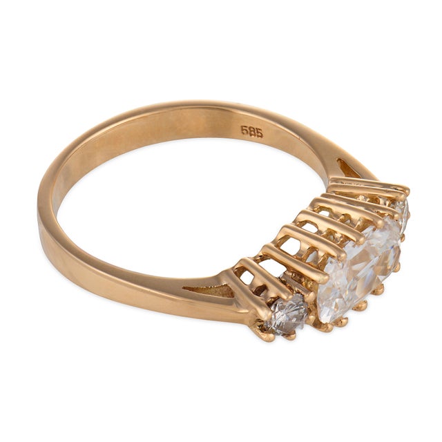 Vintage Gia 1.00 Carat Diamond 14k Yellow Gold East West Ring, Size 7 For Sale - Image 4 of 6