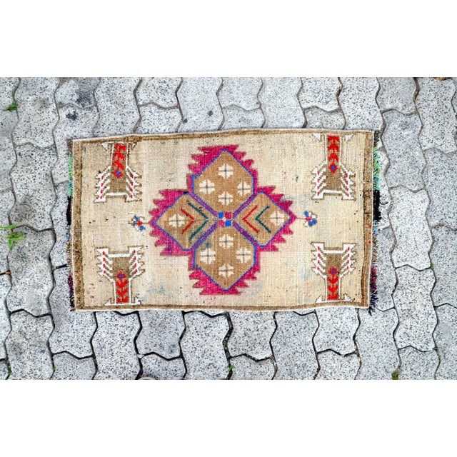 Vintage Mid Century Turkish Rug For Sale - Image 6 of 6