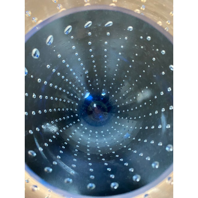 1990s Leon Applebaum Blue Controlled Bubble Art Glass Vase For Sale - Image 5 of 9