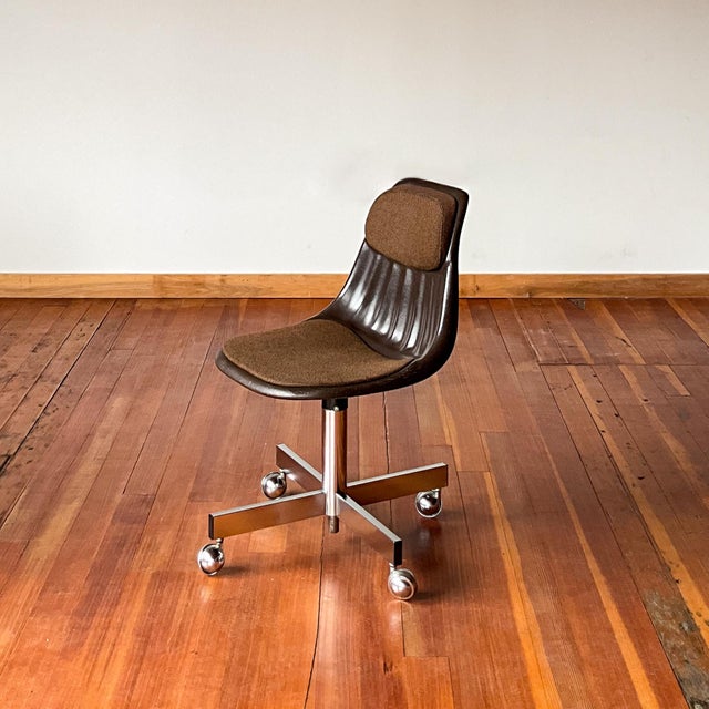 Plastic Mid 20th Century Fiberglass Desk Chairs by Clarin Corporation, 6 Pieces For Sale - Image 7 of 15