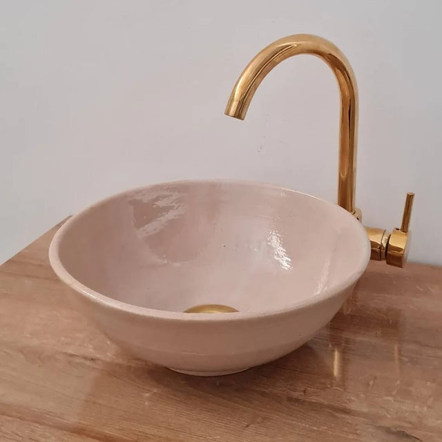 Early 21st Century Werdiya' Is Elegant Soft Pink Wash Basin For Sale - Image 4 of 7