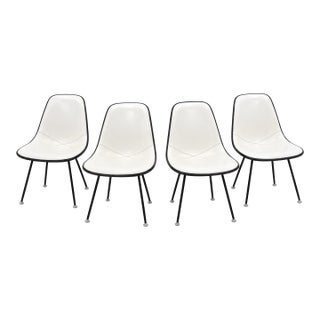 Set of 4 Mid Century Eames for Herman Miller Molded Shell Chairs For Sale