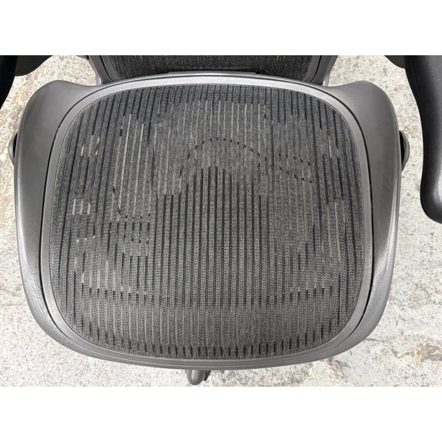 Black Herman Miller Aeron Office Chair, Size B For Sale - Image 8 of 12