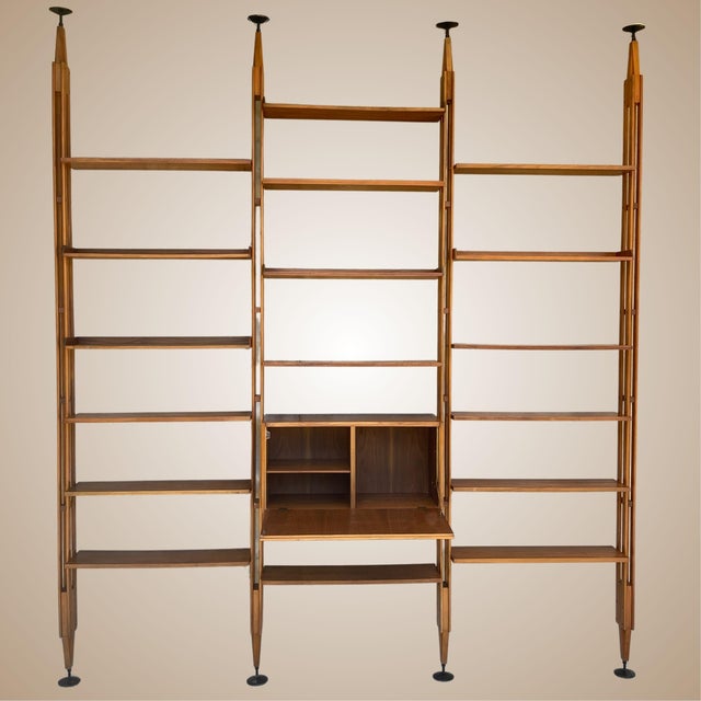 The LB7 modular bookcase was designed by Franco Albini between the late 1950s and 1960s. The system comprises three...