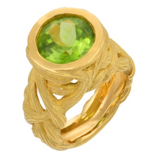 Angela Cummings Vintage 3.50 Carat Peridot 18k Yellow Gold Ring, Size 5.5 For Sale