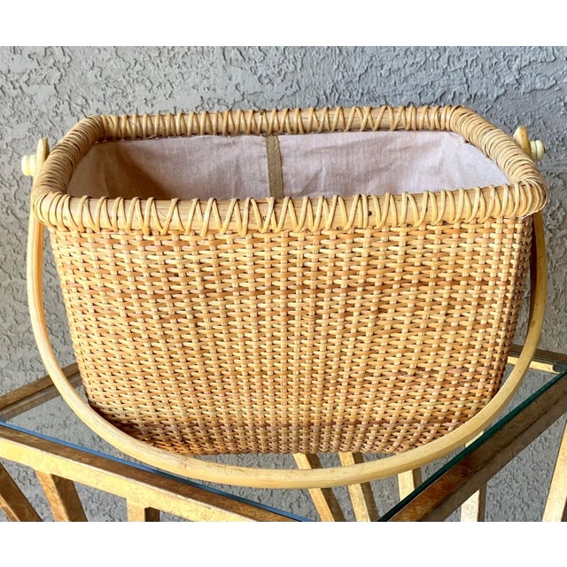 Excellent Pre-Owned Condition. Artfully handcrafted Nantucket-style sewing basket using traditional methods and materials....