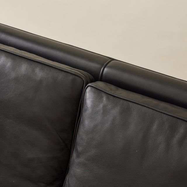 Animal Skin Borge Mogensen, Model 2213 Black Leather Sofa, Manufactured by Fredericia Stolefabrik For Sale - Image 7 of 10