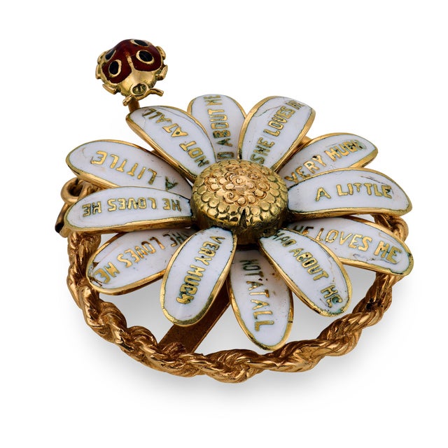 Contemporary Vintage 14k Yellow Gold Enamel "He Loves Me" Daisy Pendant For Sale - Image 3 of 6