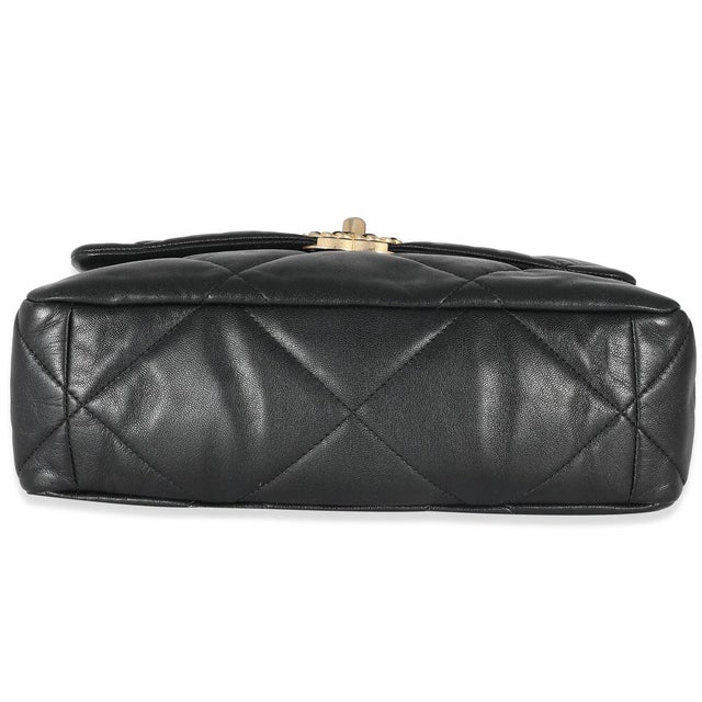 1950s Black Shiny Lambskin Large Chanel 19 Flap Bag For Sale - Image 5 of 9