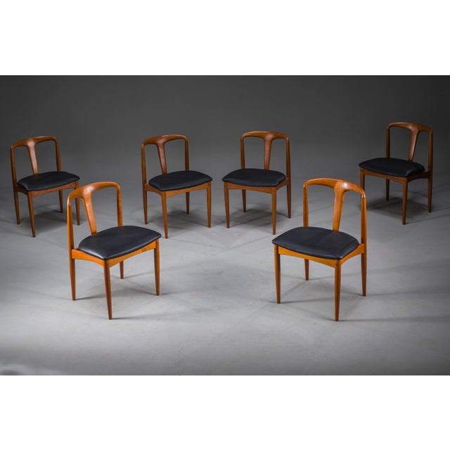 Juliane Dining Chairs in Teak and Black Leather by Johannes Andersen for Uldum Møbelfabrik, Denmark, 1960s, Set of 6 For Sale - Image 11 of 18