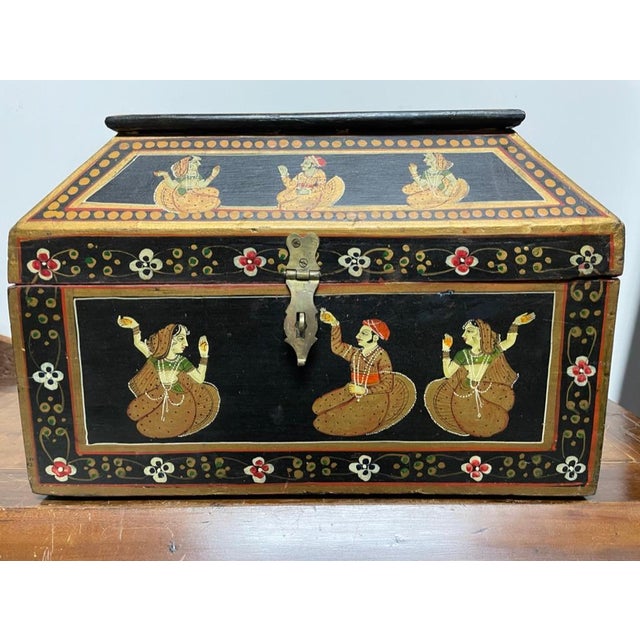 Mid 20th Century Anglo Indian Decorative Box with Painted Figures of Dancers For Sale - Image 5 of 12