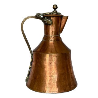 Georgian Hand-Hammered Copper Pitcher with Hinged Lid and Brass Mounts, 1800s For Sale