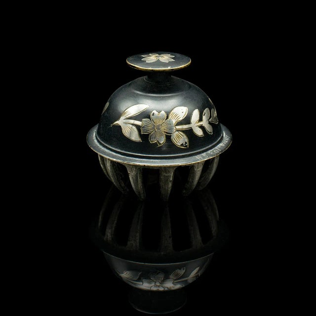 Early 20th Century 1920's Japanese Antique Tea Calling Bell For Sale - Image 5 of 9