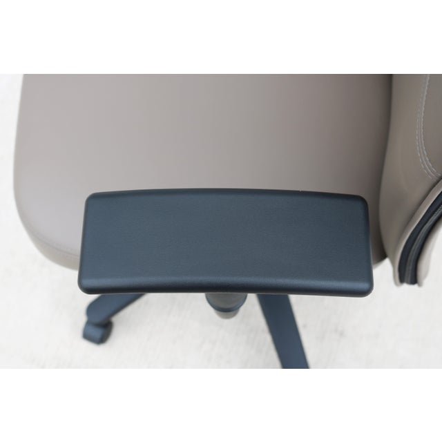 Steelcase Turnstone Jacket Ergonomic Executive Desk Chair in Taupe Leather, New For Sale - Image 12 of 18
