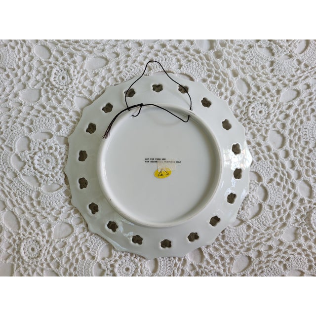 Mid-Century Modern Ocean City, Maryland Milk Glass Souvenir Plate For Sale - Image 3 of 4