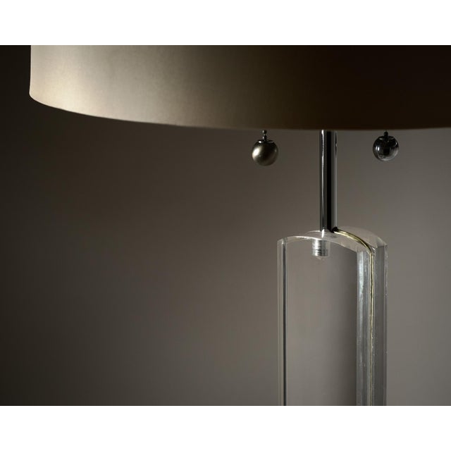 1980s Vintage French Lucite Floor Lamp, Modern Style 1980s For Sale - Image 5 of 9