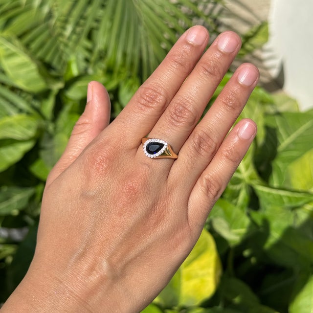 Vintage 1.5ct Pear Cut Blue Sapphire Diamond Ring 14k Yellow Gold Size 5.5 For Sale In New York - Image 6 of 16