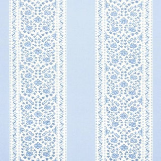 Sample - Schumacher x Mark D. Sikes Jasmine Indoor/Outdoor Fabric in Indigo For Sale