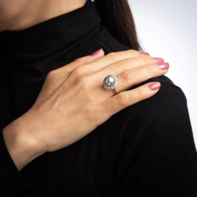 Late 20th Century Van Cleef & Arpels South Sea Pearl Ring 1.20 Carat Diamond Platinum Halo S.O size 5.5 For Sale In Los Angeles - Image 6 of 7