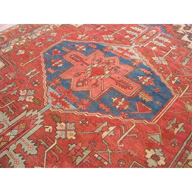 1900 - 1909 Late 19th Century N.W. Persian Serapi Carpet ( 9'6" x 12'3" - 290 x 373 ) For Sale - Image 5 of 6