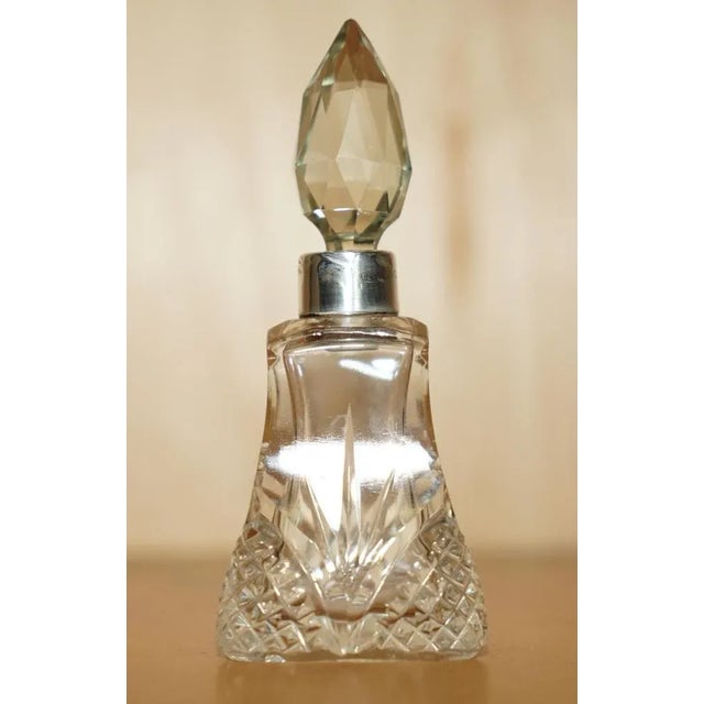 Antique Sterling Silver Perfume Bottle in Cut Crystal from Henry Perkins & Sons, 1905 For Sale - Image 3 of 11