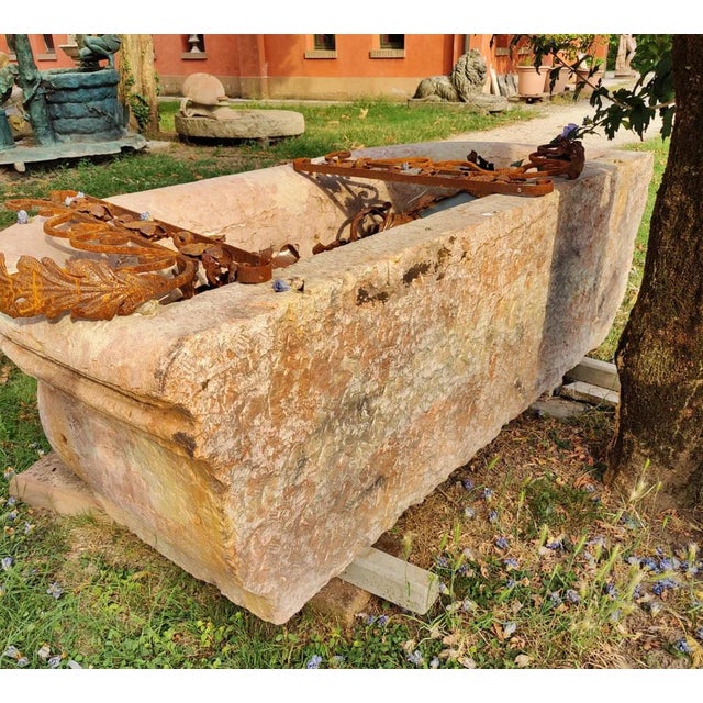 Red Verona Marble Bathtub, 19th Century For Sale - Image 6 of 8